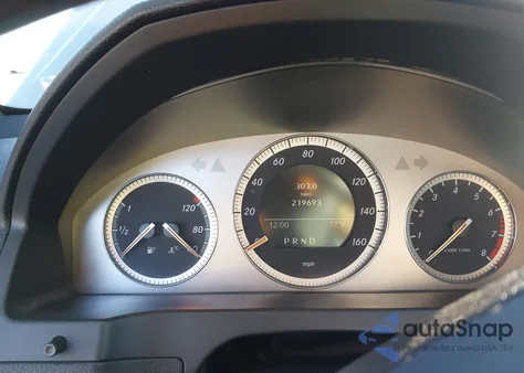 2008 Mercedes-Benz C 300 Luxury/Sport z USA, uszkodzony, nr VIN WDDGF54X68R032059